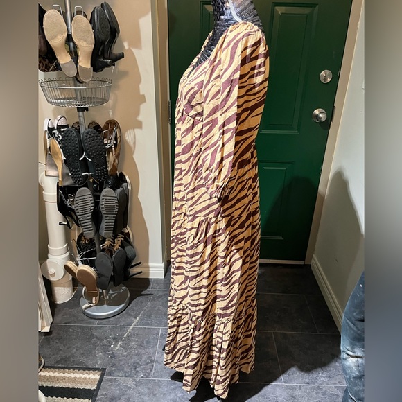 Patterned tiered maxi dress - Picture 7 of 12